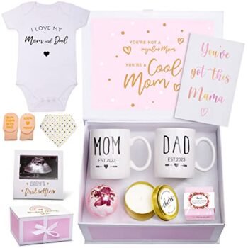 ShinnyWis 2023 New Mom Gifts for Women- Announcements Pregnancy Gifts for First Time Moms, Gender Reveal Gifts for New Parents Mom and Dad Mugs